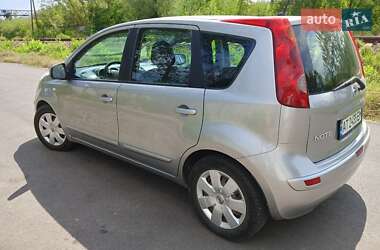 Хэтчбек Nissan Note 2008 в 