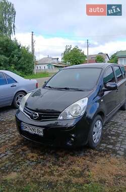 Хэтчбек Nissan Note 2009 в 