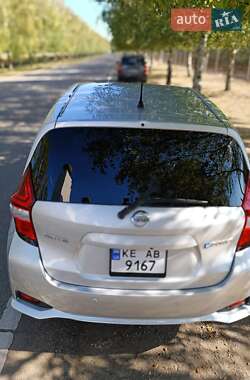 Хэтчбек Nissan Note 2016 в 