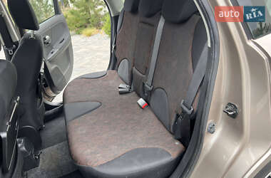 Хэтчбек Nissan Note 2009 в 