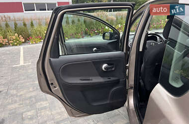 Хэтчбек Nissan Note 2009 в 