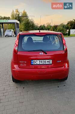 Хетчбек Nissan Note 2010 в 