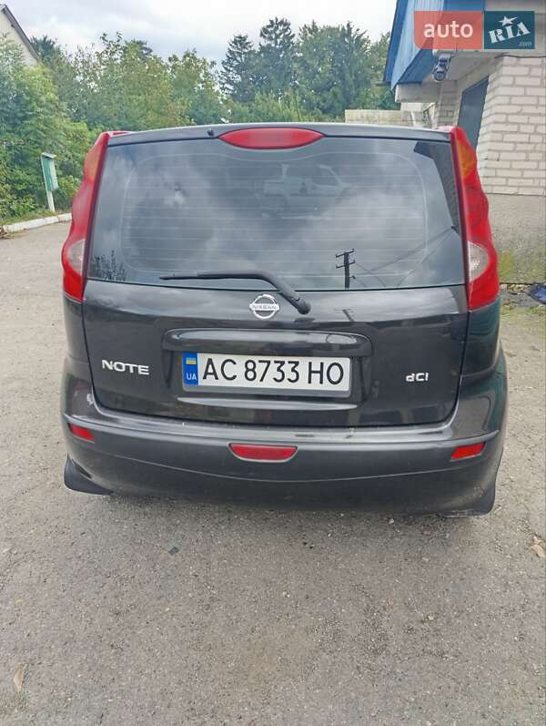 Хэтчбек Nissan Note 2006 в Горохове