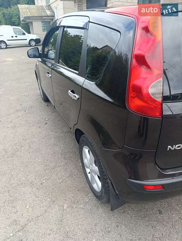Хэтчбек Nissan Note 2006 в Горохове