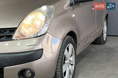 Хэтчбек Nissan Note 2007 в 