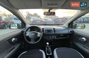 Хэтчбек Nissan Note 2012 в 