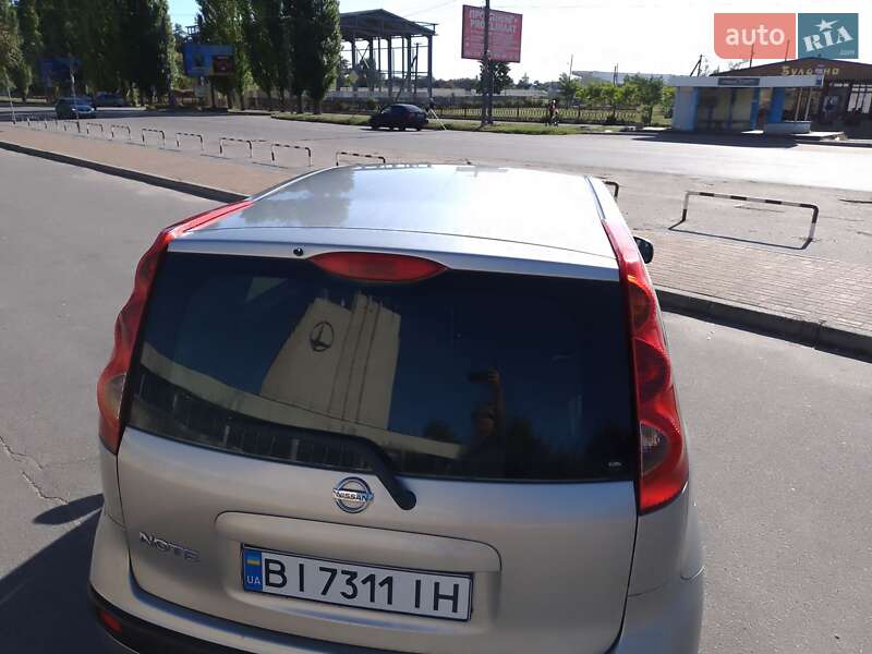 Хетчбек Nissan Note 2006 в Миргороді