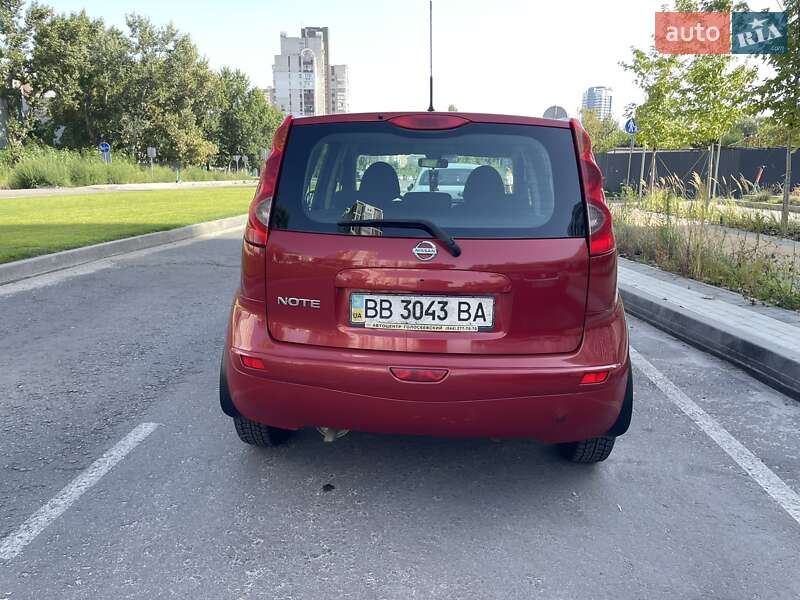 Хэтчбек Nissan Note 2008 в Киеве
