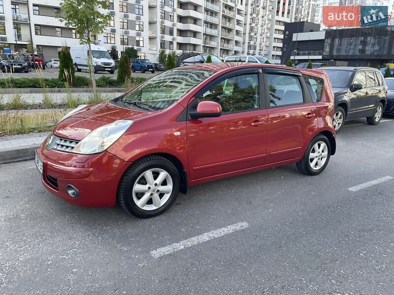 Хэтчбек Nissan Note 2008 в Киеве
