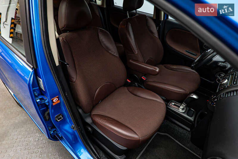 Хэтчбек Nissan Note 2007 в Киеве