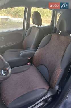 Хэтчбек Nissan Note 2009 в 