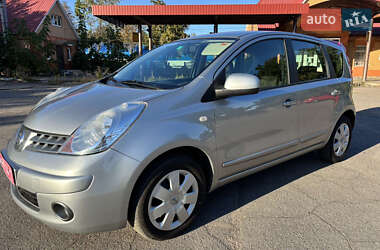 Хэтчбек Nissan Note 2008 в 