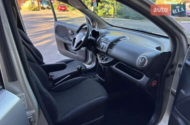 Хэтчбек Nissan Note 2008 в 