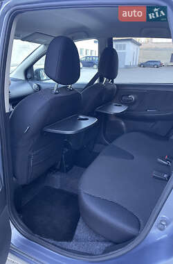 Хэтчбек Nissan Note 2006 в 
