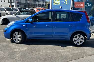 Хэтчбек Nissan Note 2006 в 