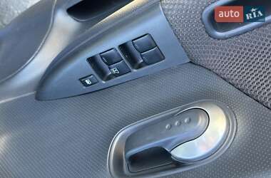 Хэтчбек Nissan Note 2006 в 