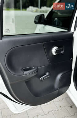 Хэтчбек Nissan Note 2012 в 