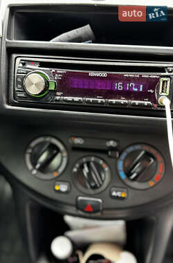 Хэтчбек Nissan Note 2012 в 