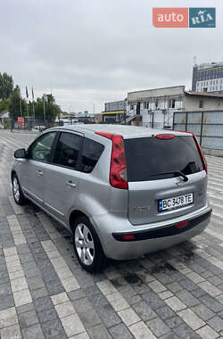 Хэтчбек Nissan Note 2006 в 
