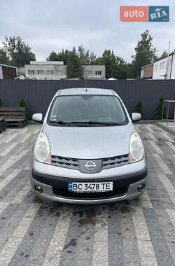 Хэтчбек Nissan Note 2006 в 