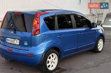 Хэтчбек Nissan Note 2006 в 