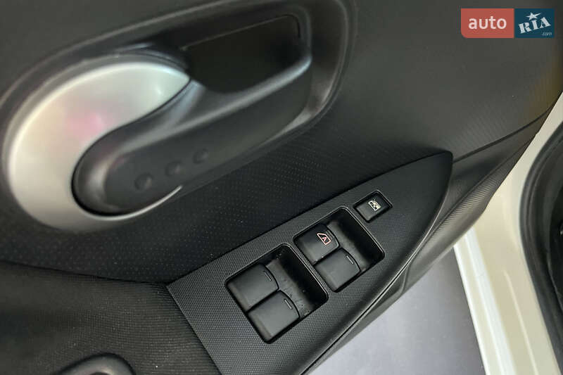 Хэтчбек Nissan Note 2010 в Шептицькому