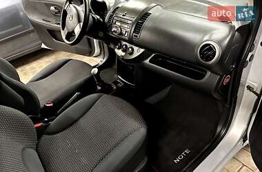 Хэтчбек Nissan Note 2008 в 