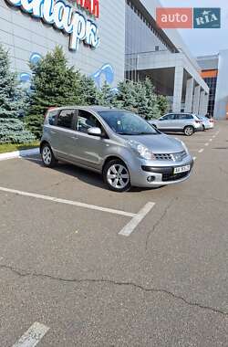 Хэтчбек Nissan Note 2006 в 