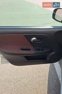 Хэтчбек Nissan Note 2006 в 