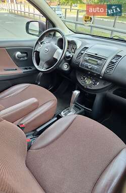 Хэтчбек Nissan Note 2006 в 