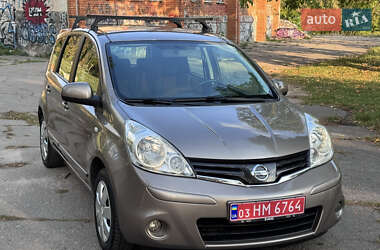 Хэтчбек Nissan Note 2010 в 