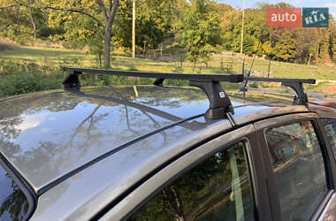 Хэтчбек Nissan Note 2010 в 