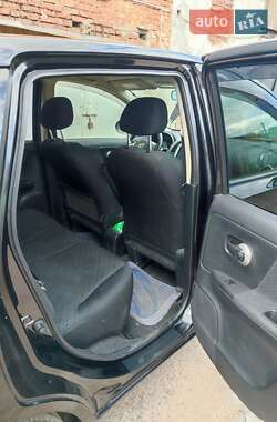 Хэтчбек Nissan Note 2012 в Ровно