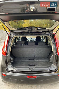 Хэтчбек Nissan Note 2006 в  фото 22 Хэтчбек Nissan Note 2006 в