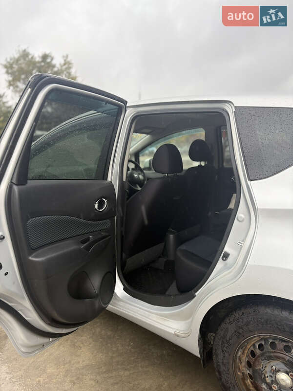 Хэтчбек Nissan Note 2013 в Львове