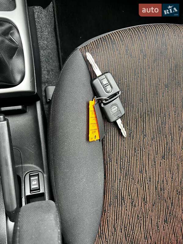 Хэтчбек Nissan Note 2010 в Кременчуге фото 21 Хэтчбек Nissan Note 2010 в Кременчуге