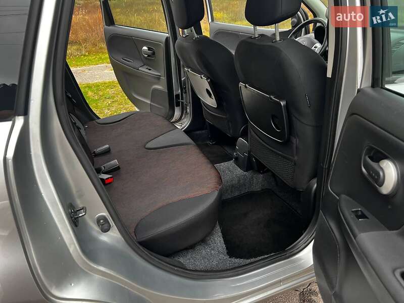 Хэтчбек Nissan Note 2010 в Кременчуге фото 34 Хэтчбек Nissan Note 2010 в Кременчуге