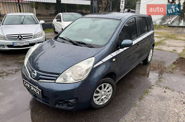 Хэтчбек Nissan Note 2012 в 