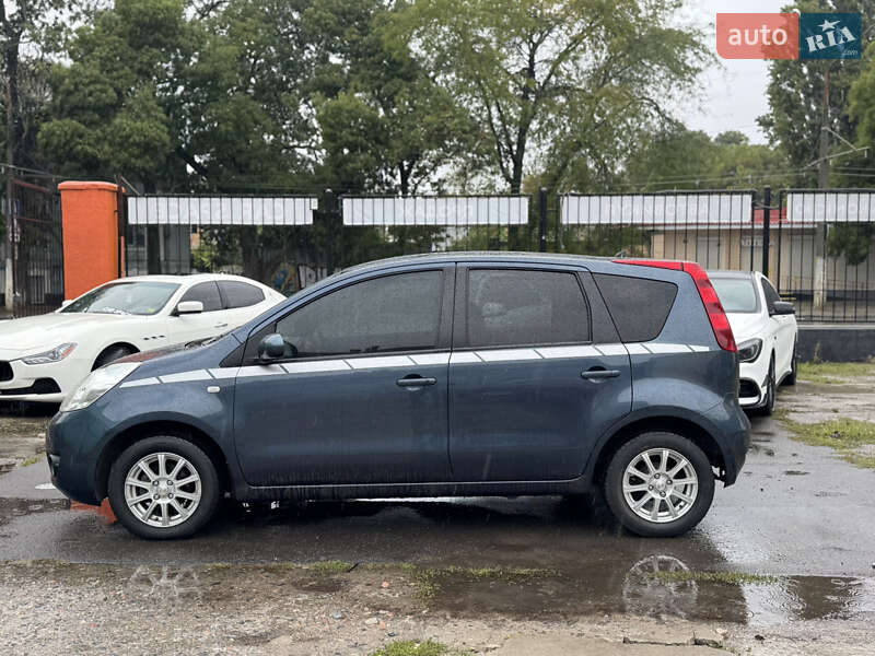 Хэтчбек Nissan Note 2012 в Одессе