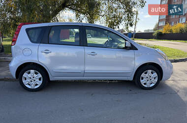 Хэтчбек Nissan Note 2008 в 