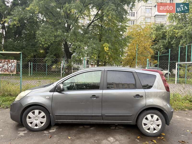 Хетчбек Nissan Note 2011 в Львові фото 2 Хетчбек Nissan Note 2011 в Львові