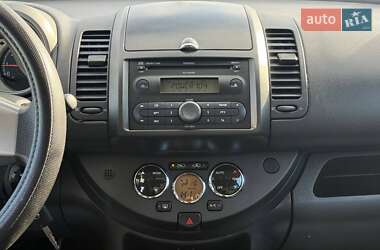 Хэтчбек Nissan Note 2006 в 