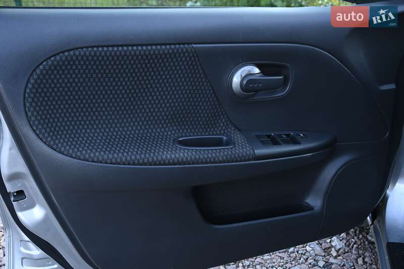 Хэтчбек Nissan Note 2006 в Бердичеве