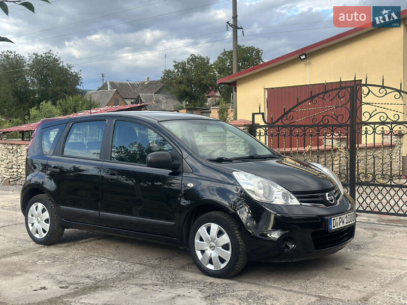 Хэтчбек Nissan Note 2009 в Дубно