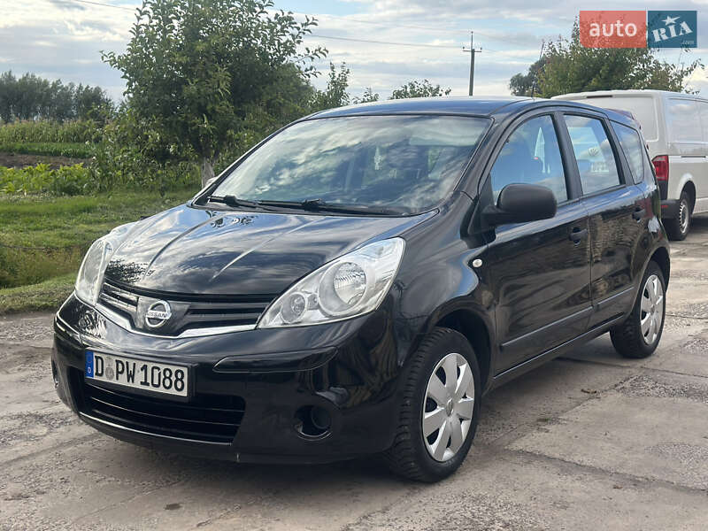 Хэтчбек Nissan Note 2009 в Дубно