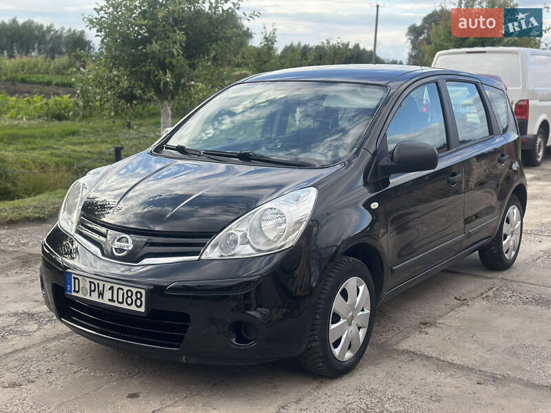 Хэтчбек Nissan Note 2009 в Дубно