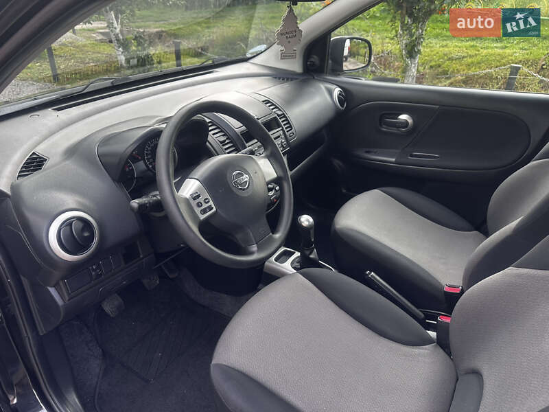 Хэтчбек Nissan Note 2009 в Дубно