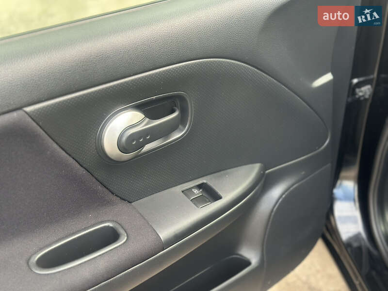Хэтчбек Nissan Note 2009 в Дубно
