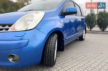 Хэтчбек Nissan Note 2007 в 