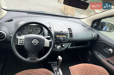Хэтчбек Nissan Note 2007 в 